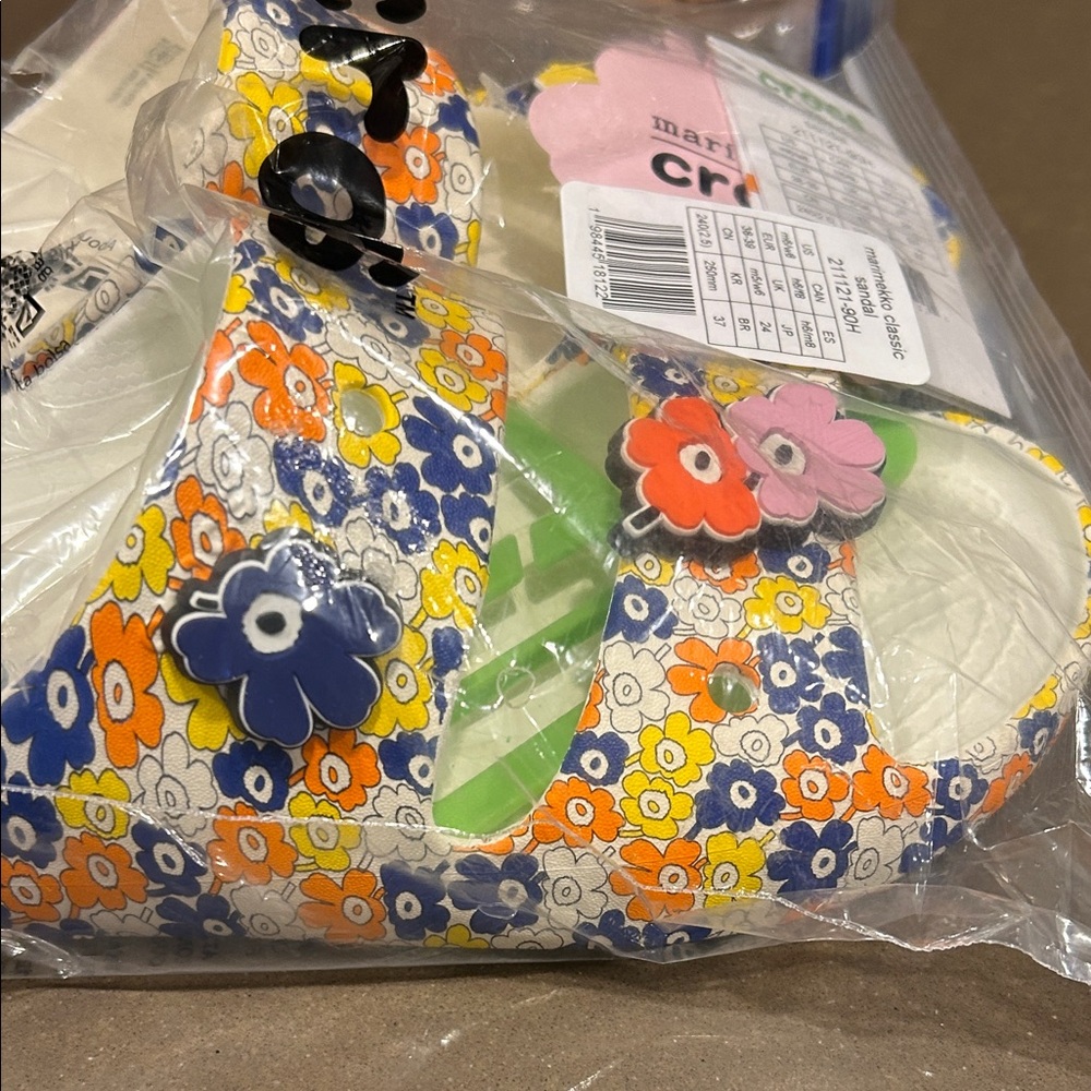 NWT CROCS X Marimekko Women’s Floral Sandals - Yellow, Blue, Orange on white - Picture 5 of 8
